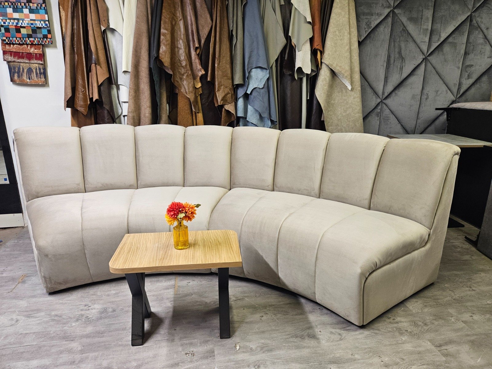 Premium bespoke commercial seating and banquette furniture for restaurants, bars and hotels across the UK. Handmade durable solutions tailored to your space.